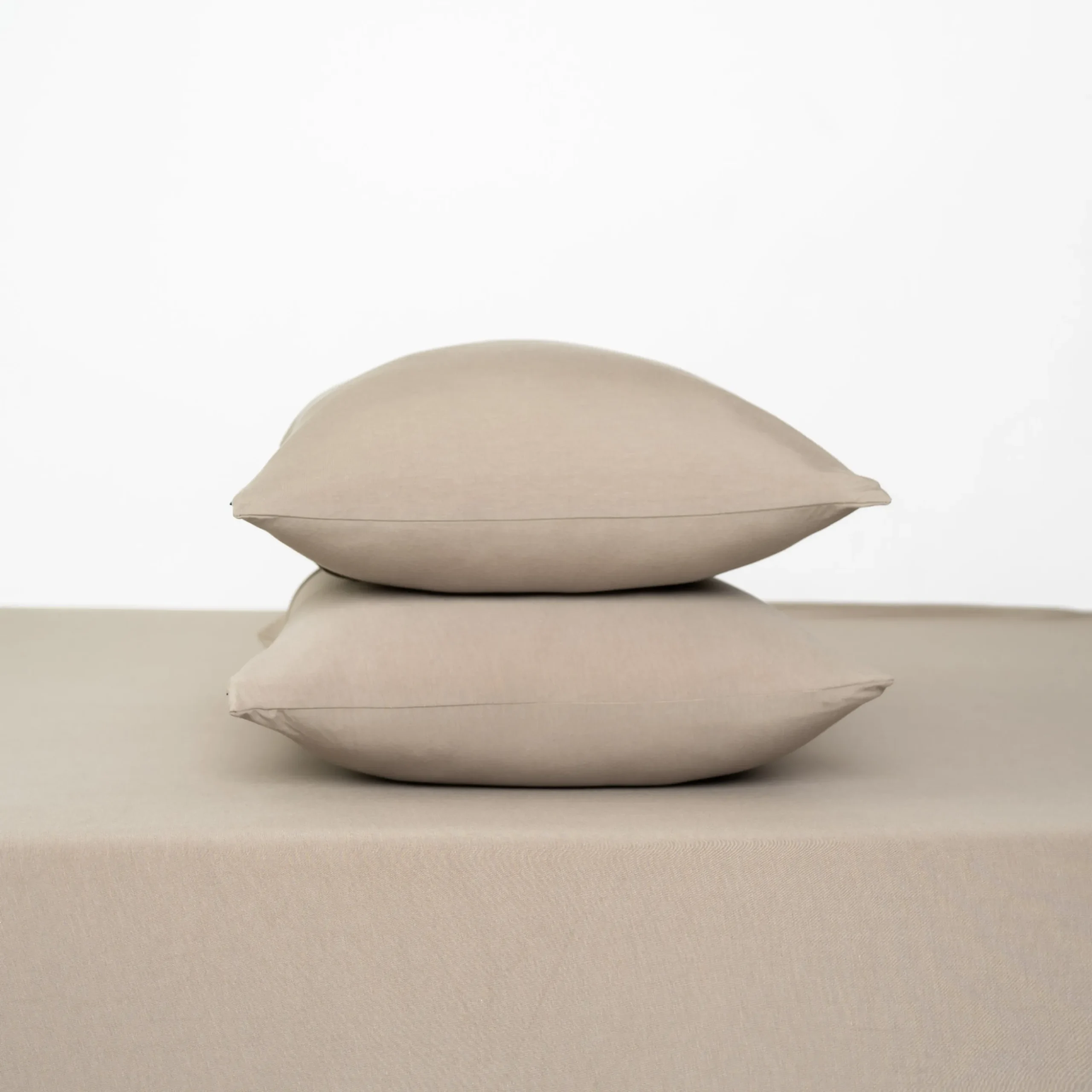 Fitted Sheet with Pillowcases in Almond