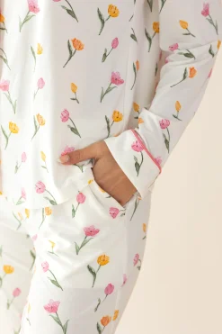 Long-Sleeved Women's Pajama Set in Tulip