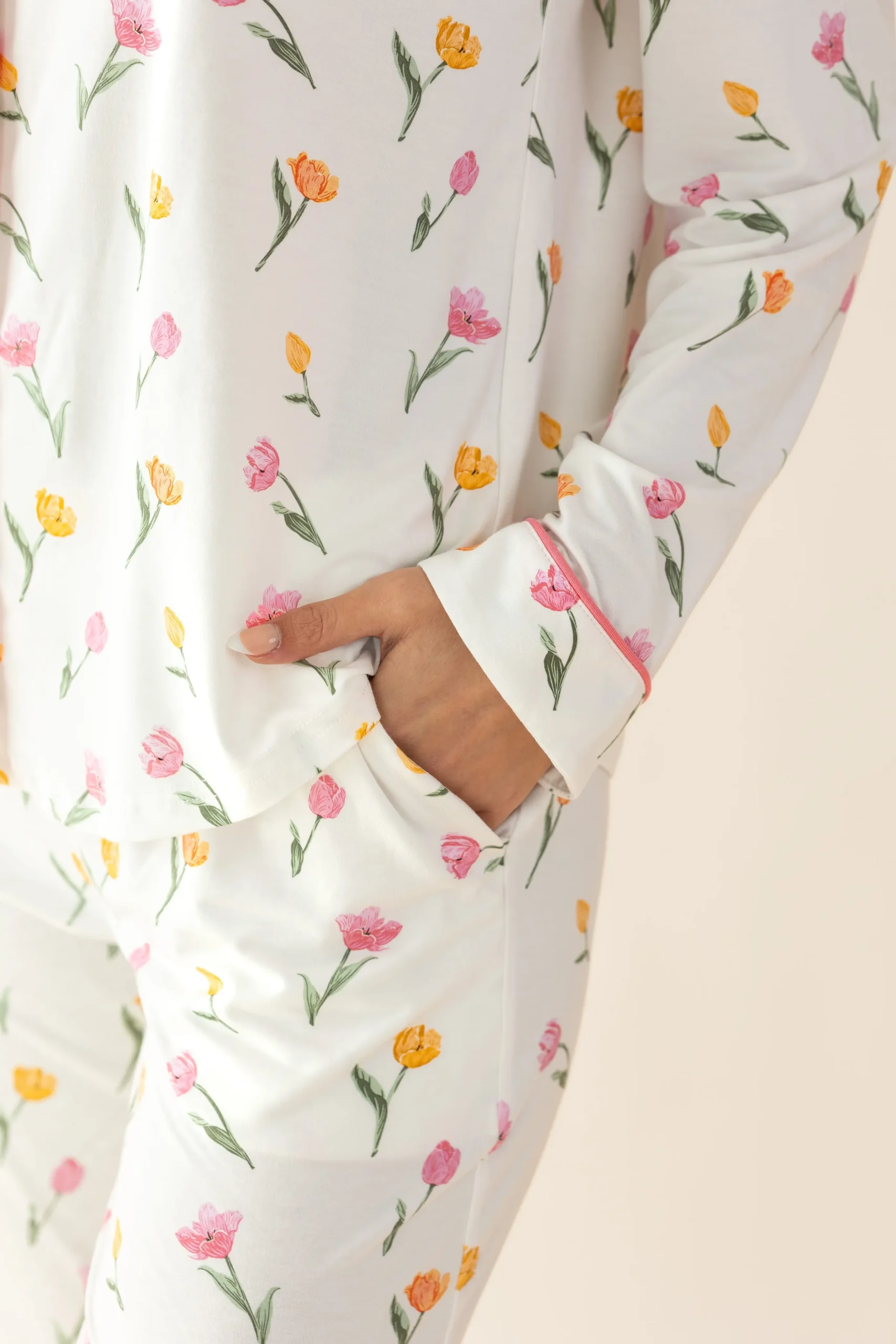 Long-Sleeved Women's Pajama Set in Tulip