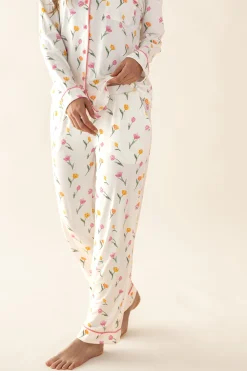 Long-Sleeved Women's Pajama Set in Tulip