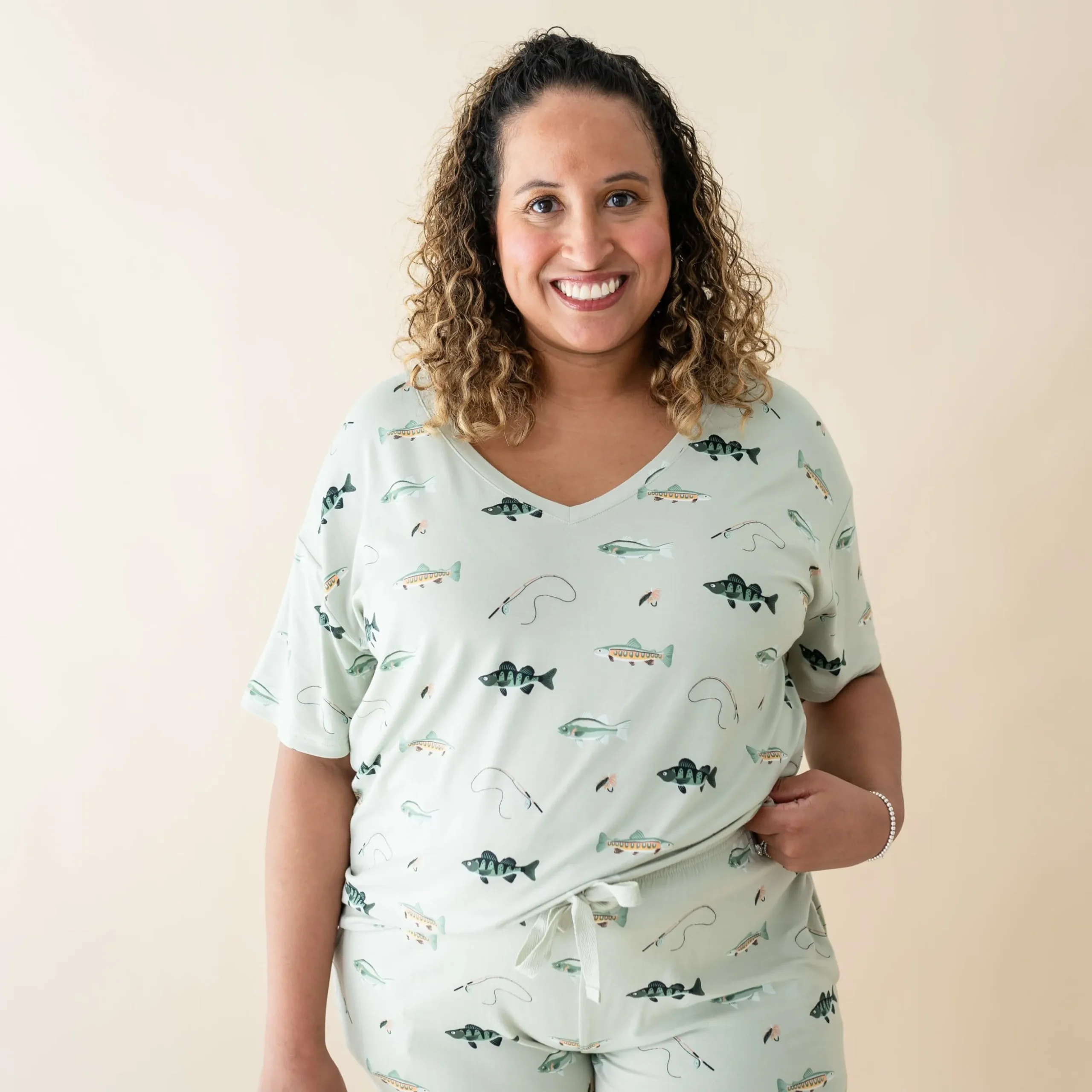 Women's Relaxed Fit V-Neck in Fishing