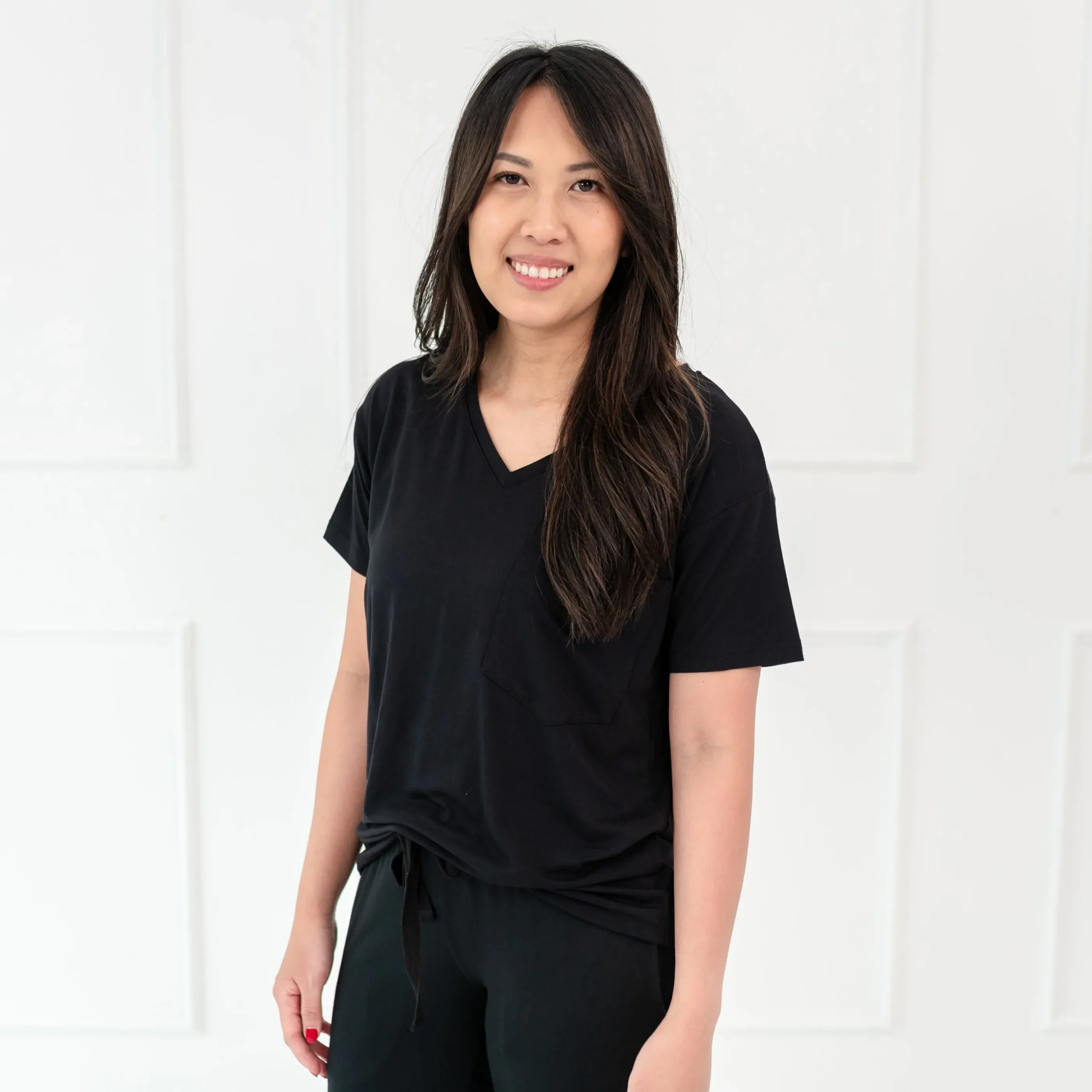 Women’s Relaxed Fit V-Neck in Midnight