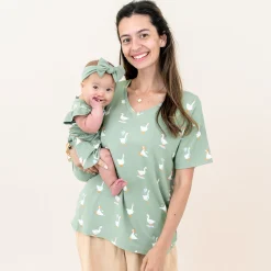 Women's Relaxed Fit V-Neck in Silly Goose