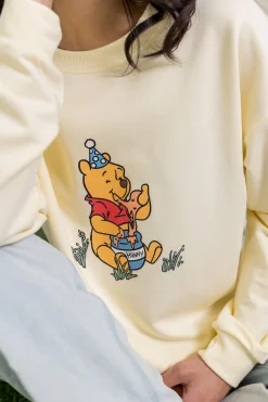 Women's Sweatshirt in Winnie the Pooh on Chamomile