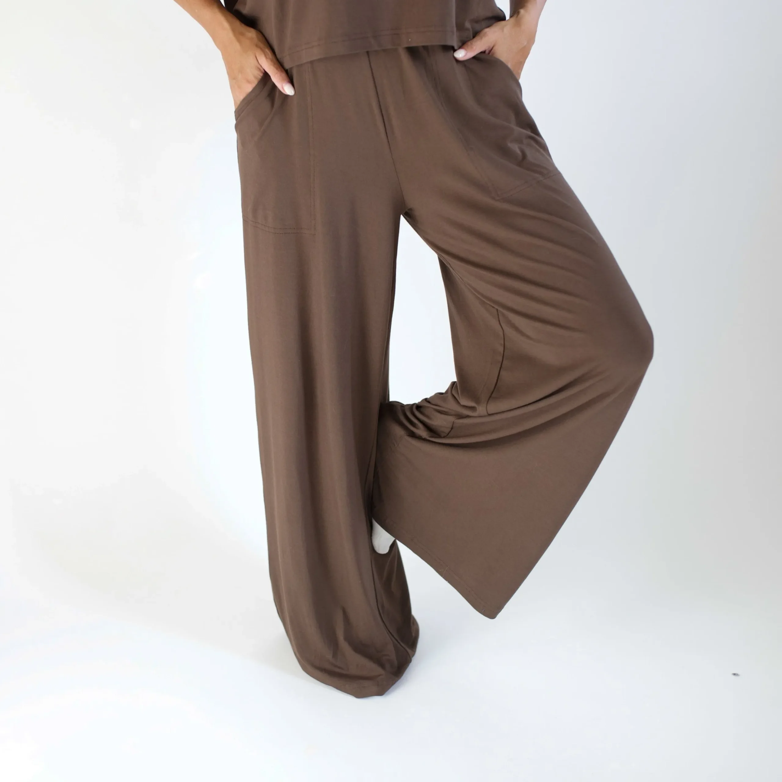 Women's Wide Leg Pant in Espresso